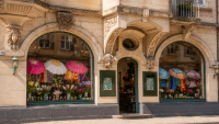 Rosemarie Schulz concept store in Heidelberg with colourful floral and decorative window displays