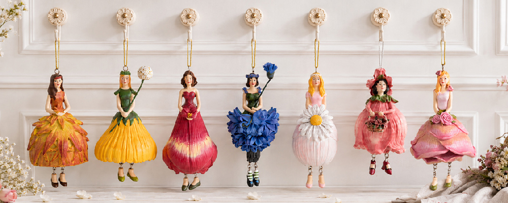 Blumenmädchen Figur von Rosemarie Schulz als romantische Dekoration